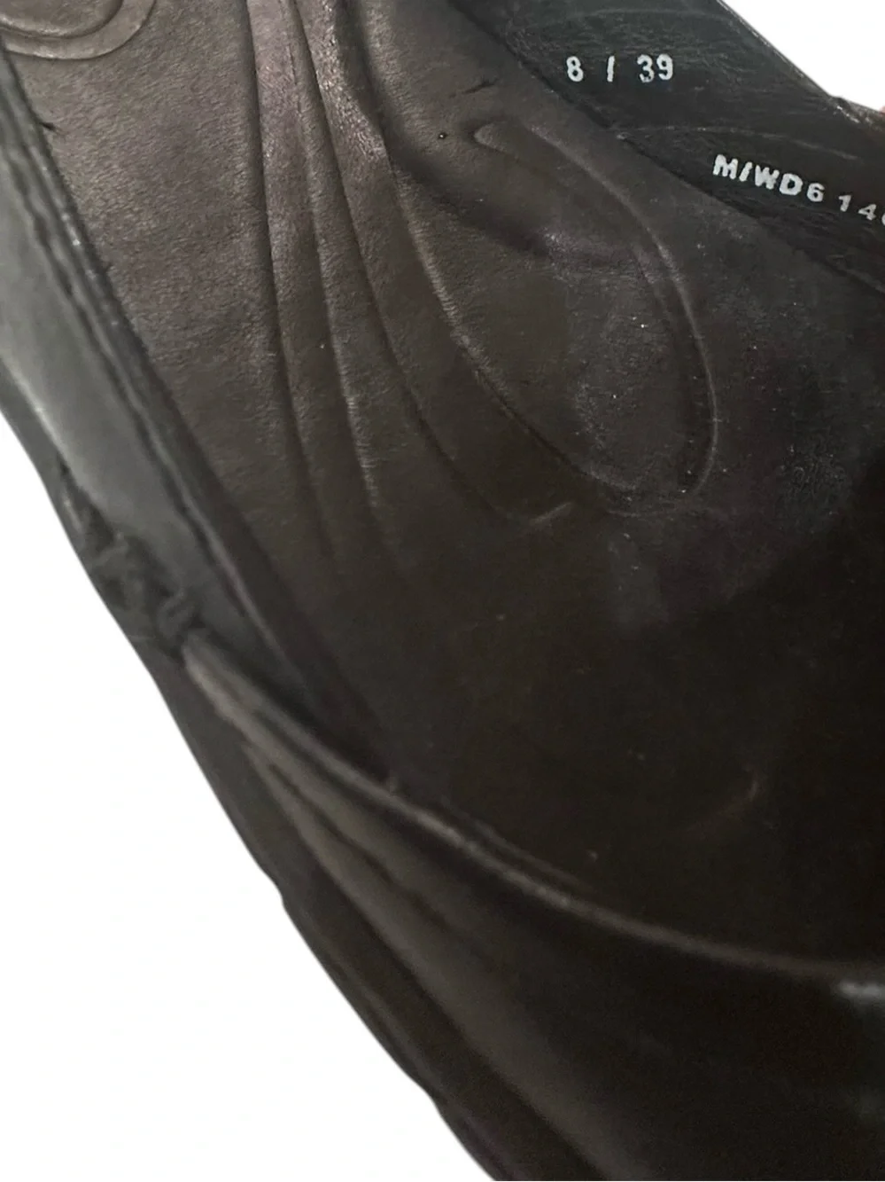 Women’s BORN Black Leather Flats Loafers Slip On Shoes Size 8